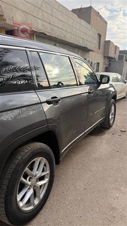 جیپ گراند شیرۆکی